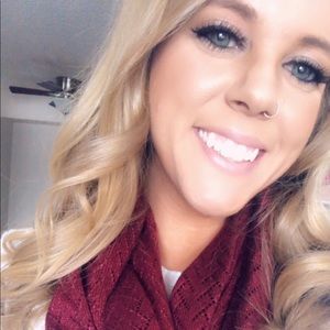 Meet your Posher, Alexis